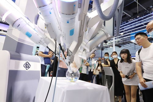 國產手術機器人獲批上市 技術突破背后的商業化挑戰與計算機專業發展機遇