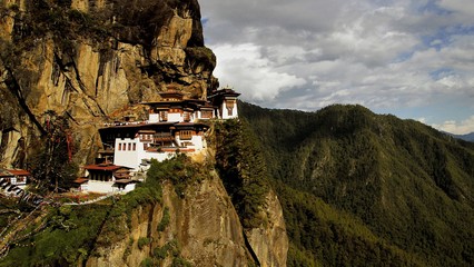 佛光禪韻 探秘精美佛教寺廟建筑中的寧靜之美